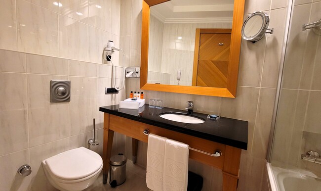 <span>Standard Room</span> Bathroom Features