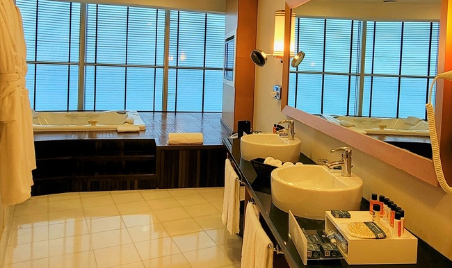 <span>Presidential Suite</span> Bathroom Features